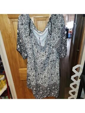 Avenue Black And White Floral Shift Dress Size 30/32 NEW W/ Tags